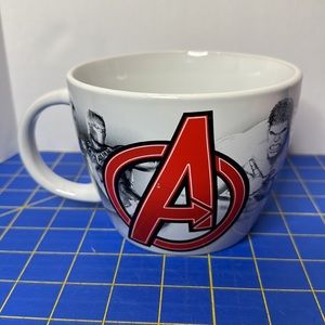 Marvel Avengers Action Heroes Large 20 ounce Mug Soup Mug Hulk Iron Man